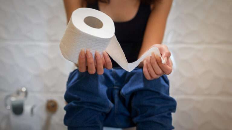 The Correct Way to Wipe Your Butt Has Finally Been Revealed After Years of Confusion